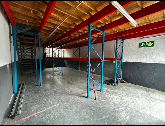 150M² WAREHOUSE TO LET IN WYNBERG